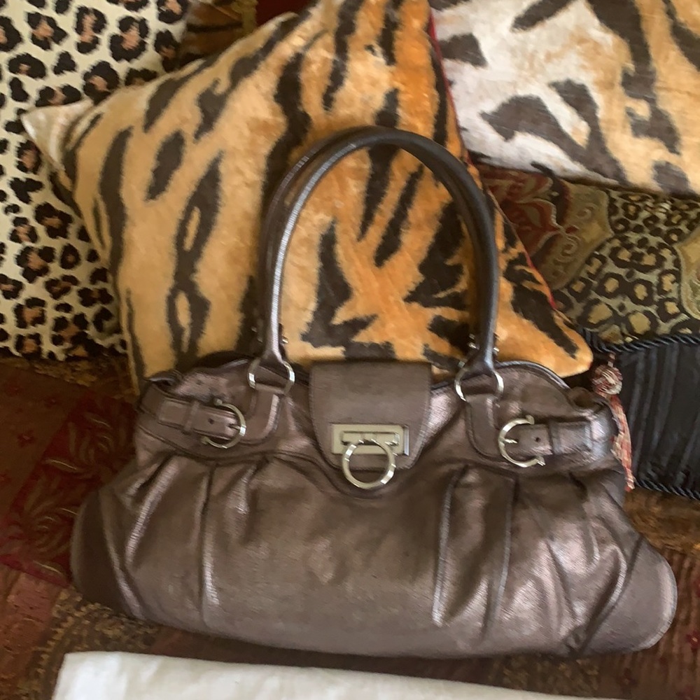 Authentic Salvatore Ferragamo leather satchel bag - Picture 10 of 12